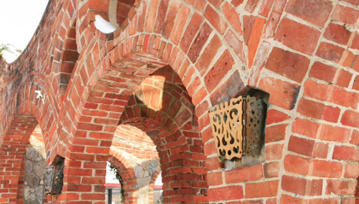 YS-brick-wall